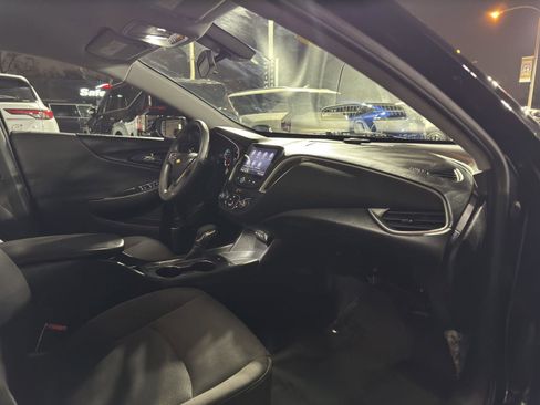 Used 2022 Chevrolet Malibu LS image 35