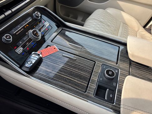 Certified 2020 Lincoln Navigator Black Label w/ Cargo Convenience Package AWD/4WD image 23