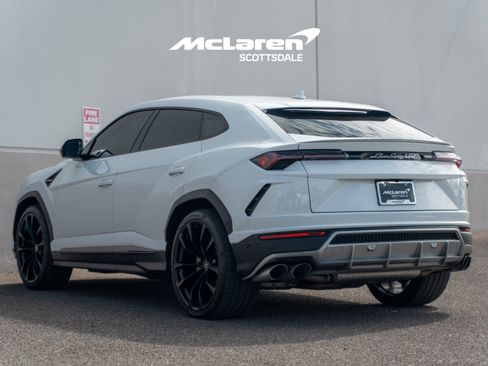 Used 2022 Lamborghini Urus AWD/4WD image 5