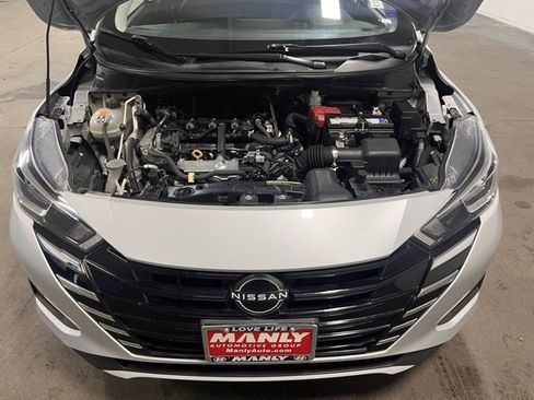 Used 2023 Nissan Versa SV image 9