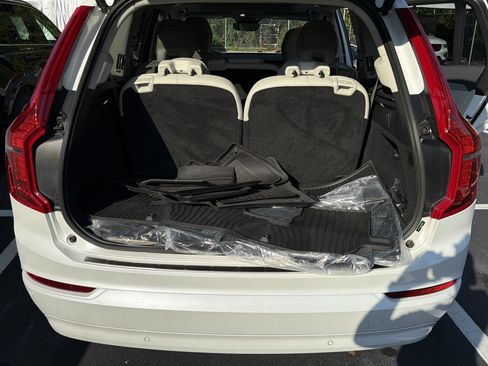 Certified 2023 Volvo XC90 B5 Core w/ Protection Package Premier AWD/4WD image 34
