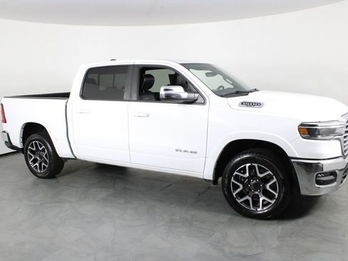 Used 2025 RAM 1500 Laramie AWD/4WD image 14