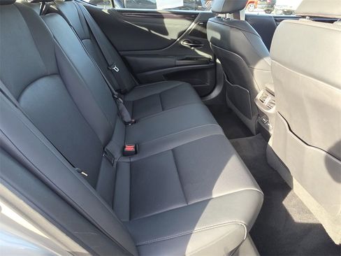 Used 2021 Lexus ES 300h w/ Premium Package image 13