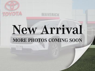 Used 2025 Chevrolet Traverse LT