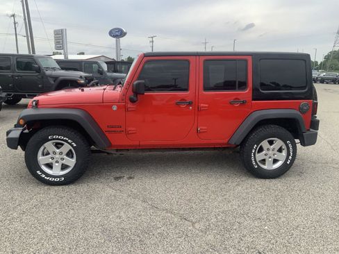 Used 2015 Jeep Wrangler Unlimited Sport w/ Connectivity Group AWD/4WD image 5