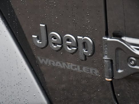 Used 2021 Jeep Wrangler Sport AWD/4WD image 37