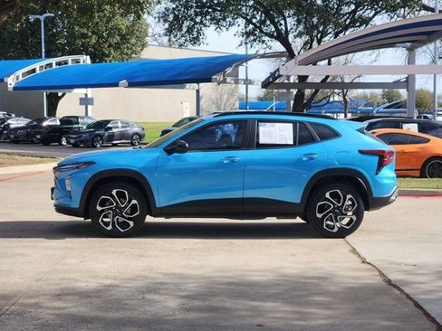 Used 2025 Chevrolet Trax RS w/ Driver Confidence Package image 12