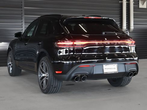Certified 2026 Porsche Macan AWD/4WD image 3