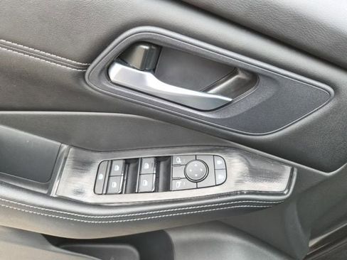 Certified 2024 Nissan Rogue SV w/ SV Premium Package image 18