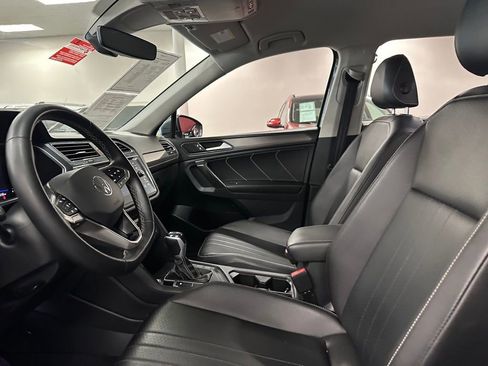 Used 2022 Volkswagen Tiguan SE image 15