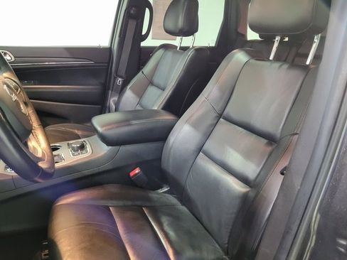 Used 2019 Jeep Grand Cherokee Limited image 10