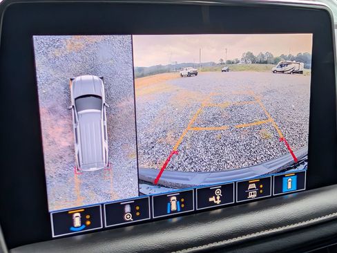 Used 2021 GMC Yukon SLT w/ SLT Luxury Plus Package image 24