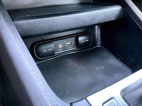 Used 2021 Kia Forte LXS FWD image 17