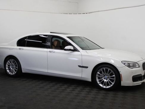 Used 2015 BMW 750Li xDrive AWD/4WD image 4