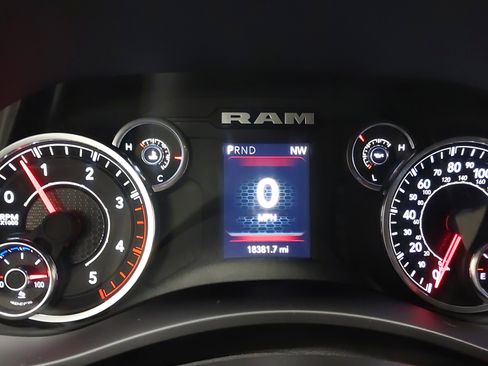 Used 2024 RAM 3500 Tradesman w/ Chrome Appearance Group image 18