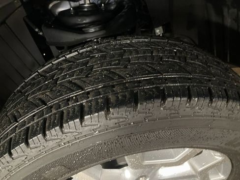 Certified 2024 Nissan Titan SV w/ SV Convenience Package image 32