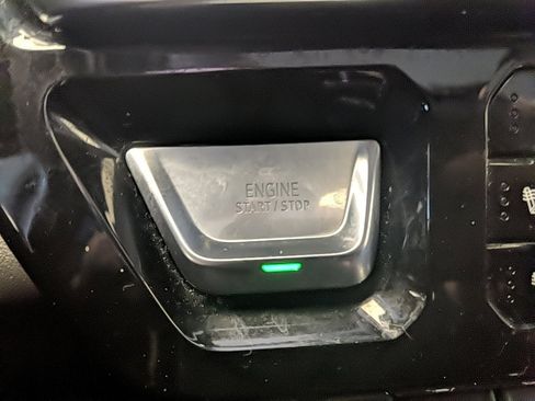 Used 2022 GMC Sierra 1500 Denali image 28