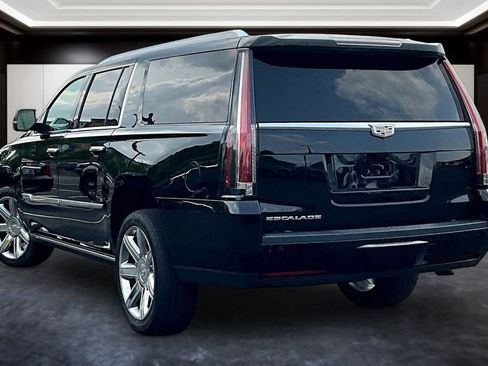 Used 2019 Cadillac Escalade ESV Premium Luxury AWD/4WD image 4