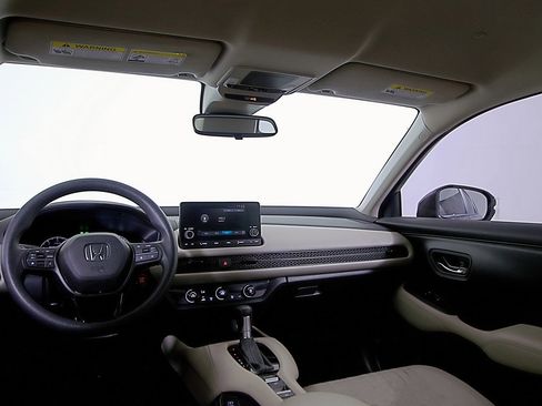 Used 2023 Honda HR-V LX image 12