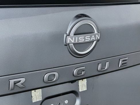 Used 2025 Nissan Rogue SV FWD image 26