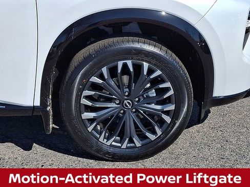 New 2026 Nissan Rogue Platinum image 8