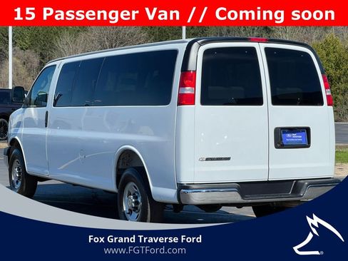 Used 2025 Chevrolet Express 3500 LT w/ LT Preferred Equipment Group RWD image 34
