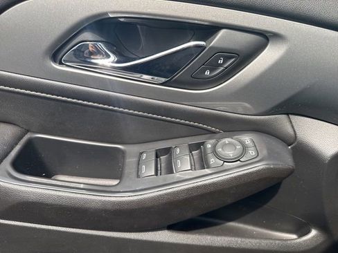 Used 2022 Chevrolet Traverse LT w/ LT Premium Package FWD image 14