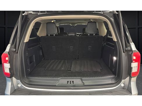 Used 2024 Ford Expedition Max XLT image 25