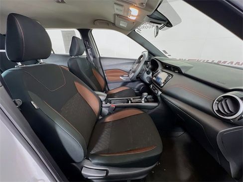 Used 2024 Nissan Kicks SR image 37