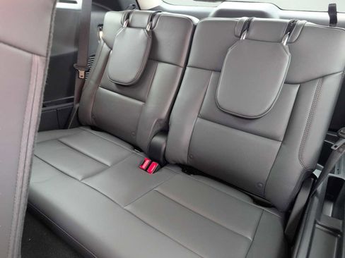 New 2025 Ford Explorer Active w/ Active Comfort Package image 11