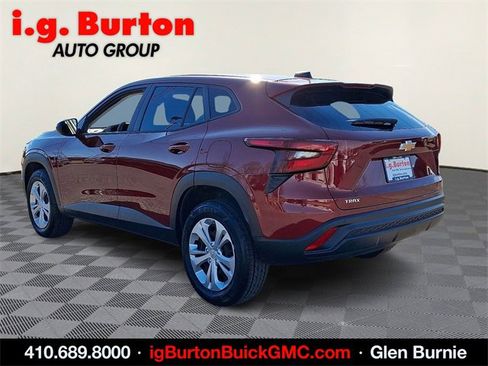 Certified 2024 Chevrolet Trax LS w/ Driver Confidence Package image 4