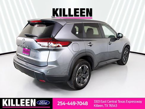 Used 2024 Nissan Rogue SV AWD/4WD image 9