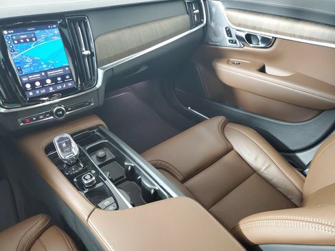 Certified 2026 Volvo V90 B6 Cross Country Ultra AWD/4WD image 16