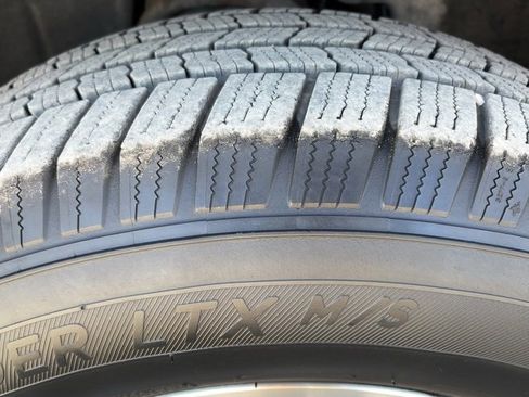 Used 2018 Chevrolet Suburban LT w/ Luxury Package image 18