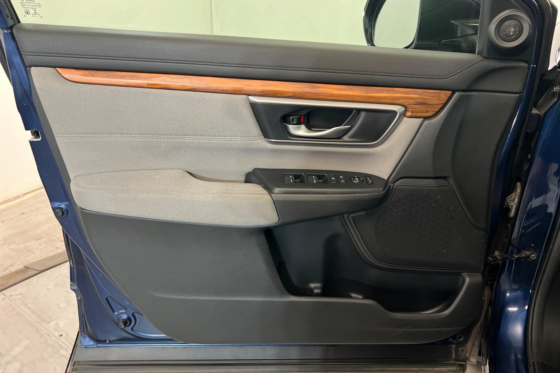 Used 2019 Honda CR-V EX image 15