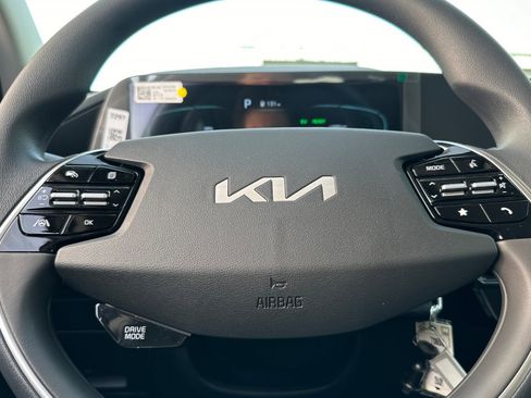 New 2026 Kia Niro LX FWD image 23