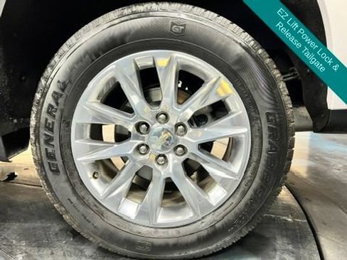 Used 2020 Chevrolet Silverado 1500 LTZ AWD/4WD image 11