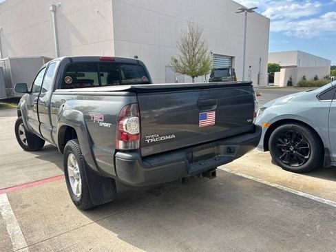 Used 2011 Toyota Tacoma 4x4 Access Cab V6 w/ TRD Sport Pkg image 5