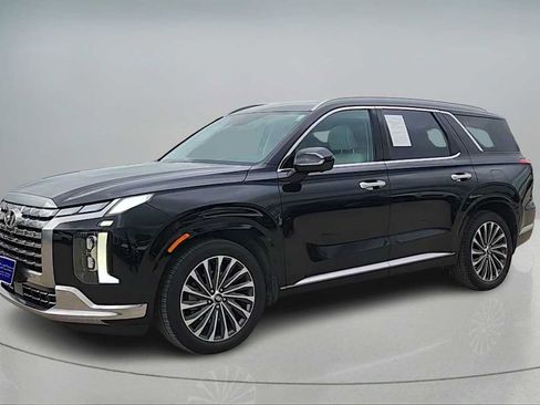Used 2025 Hyundai Palisade Calligraphy FWD image 3