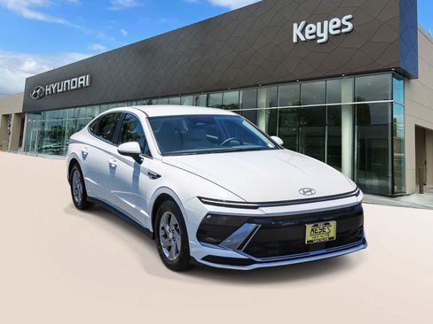 Certified 2025 Hyundai Sonata SE FWD image 3