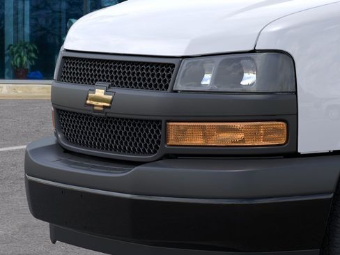 New 2026 Chevrolet Express 2500 RWD image 13