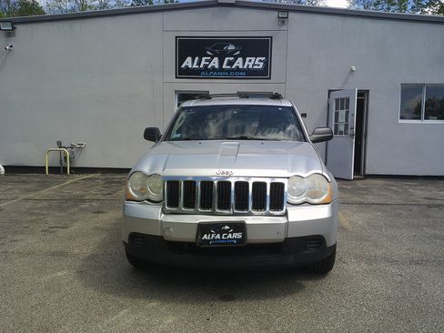 Used 2010 Jeep Grand Cherokee Laredo AWD/4WD image 2