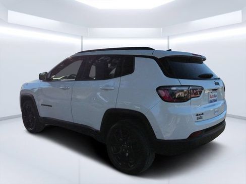 Used 2025 Jeep Compass Latitude w/ Altitude Special Edition AWD/4WD image 5