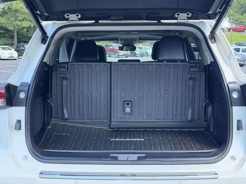 Used 2021 Toyota Highlander Limited AWD/4WD image 14