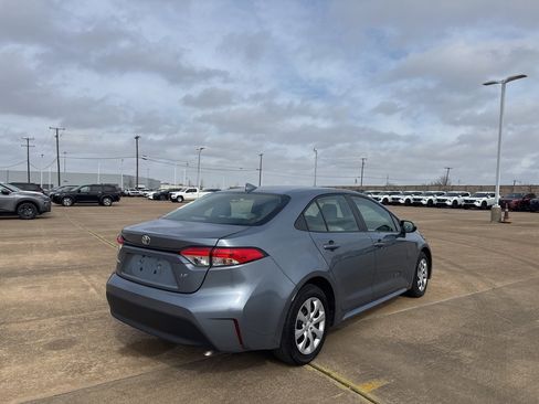 Used 2024 Toyota Corolla LE image 25