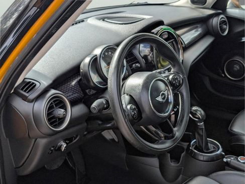 Used 2015 MINI Cooper S image 32