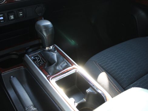 Used 2019 Toyota Tacoma SR5 image 27