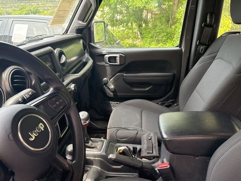 Used 2022 Jeep Wrangler Sport AWD/4WD image 10