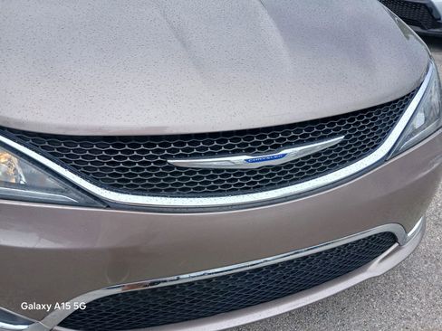 Used 2018 Chrysler Pacifica Touring Plus w/ Tire & Wheel Group FWD image 24