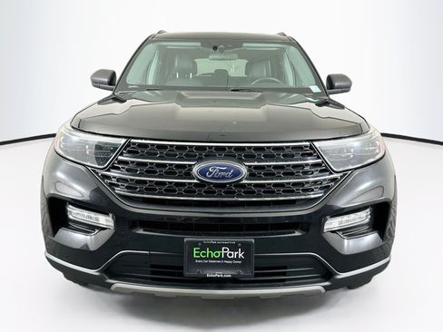 Used 2023 Ford Explorer XLT w/ Equipment Group 202A RWD image 2